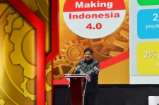 وزير الصناعة في جمهورية اندونيسيا ايرلانغا هارتارتو