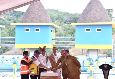 افتتح الرئيس سد Rotiklot في قرية Fatuketi ، مقاطعة Kakuluk Mesak ، Belu Regency ، الاثنين (20/5).