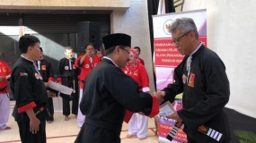 السفير الإندونيسي عمّان (أندي راشميانتو). الحصول على لقب المحارب الرئيسي (الشرف) من قبل رئيس YPI الأزهر. كما حصل على لقب المحارب الفخري عدد من موظفي السفارة الإندونيسية في عمان.