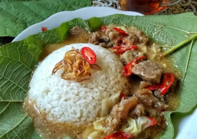 Nasi Jangkrik : Een uniek menu van Kudus, Midden-Java