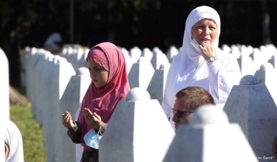 Buitenland : Bosnische moslims herdenken massamoord Srebrenica