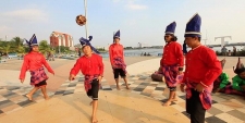 Een uniek traditioneel spel Sipak Rago uitMinangkabau, West java