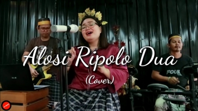 Volksliedjes : Alosi Ripolo uit Zuid Sulawesi gezongen door Dildil