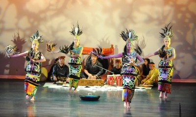 Enggang dans uit Oost Kalimantan