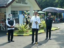 President zorgt voor COVID-19-vaccin voor Indonesiërs die onder de WHO vallen