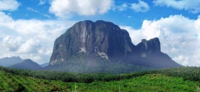 Bukit Kelam : Een prachtige heuvel uit  Sintang regenchap, West Kalimantan