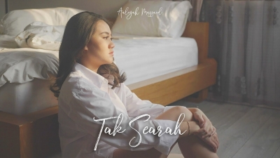 Popliedjes :  Tak Searah gezongen door Aaliyah Massaid