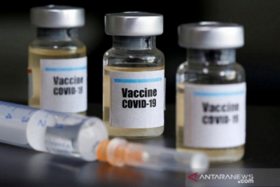 DOCUMENTATIE - De regering is van plan gratis vaccins beschikbaar te maken voor het publiek door gebruik te maken van de staatsbegroting en door de gegevens van het nationale gezondheidszorgsysteem (BPJS) te gebruiken als basis voor het toedienen van vaccins.
