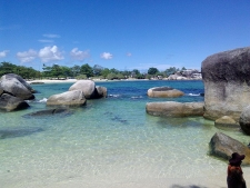 foto : https://id.wikipedia.org/wiki/Berkas:Tanjung_Tinggi_Beach,_Bangka-Belitung_Province,_Indonesia.jpg