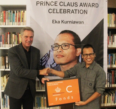 Eka Kurniawan kreeg de Prince Claus 2018 waardering