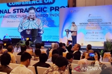 Le ministre coordinateur de l&#039;économie, Airlangga Hartarto, prononce un discours liminaire à la &quot;Conférence sur les projets stratégiques nationaux (PSN)&quot;, à Jakarta, mercredi (26/7/2023). ANTARA/Bayu Saputra/aa.