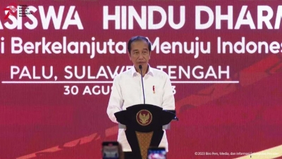 Le président Joko Widodo inaugure le Mahasabha XIII KMHDI à l&#039;Université Tadulako, Palu, Sulawesi central, mercredi (30/8/2023). A cette occasion, Il a déclaré que l&#039;Indonésie disposait d&#039;un grand potentiel pour développer une économie verte. (Photo : capture d&#039;écran du Secrétariat Présidentiel)