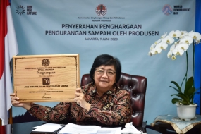 Le Ministère de l&#039;environnement et des forêts de la République d&#039;Indonésie apprécie les producteurs d&#039;aliments pour réduire l&#039;utilisation des plastiques