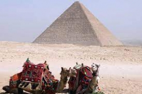 Égypte ordonne une révision de la restauration de la pyramide après le déclenchement des protestations