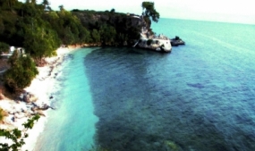 La plage de Dato Majene, Sulawesi de l&#039;Ouest