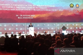 Le ministre de l&#039;énergie et des ressources minérales Arifin Tasrif prononce un discours lors de la 41e réunion des ministres de l&#039;énergie de l&#039;ANASE et du Forum commercial de l&#039;énergie de l&#039;ANASE à Nusa Dua, Badung Regency, Bali, jeudi (24/8/2023). ANTARA/Dewa Ketut Sudiarta Wiguna/aa.