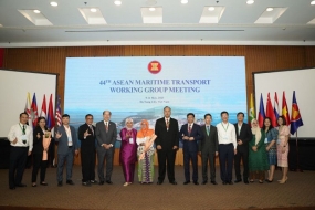 Délégation indonésienne et pays membres de l&#039;ANASE à la 44e réunion du groupe de travail sur le transport maritime de l&#039;ASEAN (MTWG) qui s&#039;est tenue à Da Nang, au Vietnam, du 9 au 11 mai 2023. ANTARA/HO-Direction générale du transport maritime, ministère des Transports.