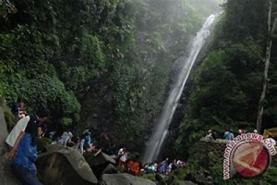 La cascade Nai Sogop au nord de Sumatra.