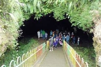 La grotte Lawa à Purbalingga, Java Centre.