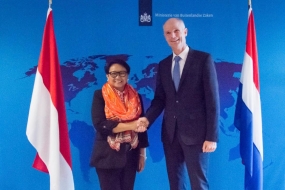 La ministre indonesienne des affaires étrangères a discuté de l&#039;huile de palme avec son homologue néerlandais
