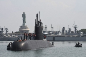 Le ministre de la défense lance le premier sous-marin fabriqué par l’Indonésie