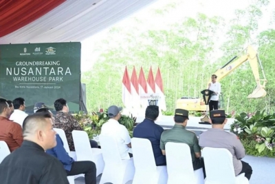 Le président Joko Widodo lors d&#039;un discours sur l&#039;ordre du jour de la pose de la première pierre de la construction du parc d&#039;entrepôts de Nusantara dans la capitale de l&#039;archipel (IKN), régence de North Penajam Paser, Kalimantan oriental, mercredi (17/1/2024). ANTARA/HO Secrétariat Présidentiel.