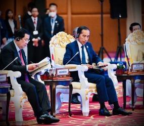 Le président Jokowi encourage la jeune génération de l&#039;ASEAN à accélérer la transformation numérique et à renforcer l&#039;économie verte