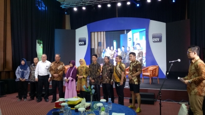 Deux citoyens indonésiens à l&#039;étranger ont reçu le prix littéraire ’’Anugerah Sastra VOI 2019’’