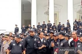 Le président Joko Widodo libère 576 contingents des 19e Jeux asiatiques dans la cour du Palais Merdeka, à Jakarta, mardi (19/9/2023). ANTARA/Indra Arief Pribadi/am.