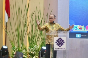 Le secrétaire général du ministère de la Main-d&#039;œuvre, Anwar Sanusi, a prononcé un discours au Festival d&#039;apprentissage du ministère de la Main-d&#039;œuvre Corpu (KCLF) 2023 dans la salle Nusantara, bâtiment central pour le développement des ressources humaines pour l&#039;emploi (PPSDM) à l&#039;est de Jakarta, mercredi (29/11/2023) .  (ANTARA/HO-Ministère de la Main-d&#039;œuvre)
