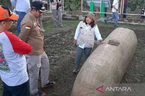 L’équipe d’évaluation de l’UNESCO visite le site de roches cylindriques Pratintuo