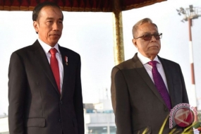 Le président Jokowi est arrivé au Bangladesh après une visite d&#039;Etat au Pakistan