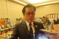 Le directeur adjoint du ministère lao des religions, Bounthavy Phonethasine, lors de la Conférence sur le dialogue interculturel et interreligieux de l&#039;ASEAN 2023 (IIDC) à Jakarta, mardi (8/8/2023). (ANTARA/Asri Mayang Sari)