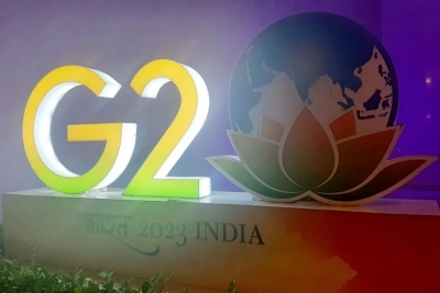 Le logo de la présidence du G20 Inde 2023 devant un hôtel à New Delhi. ANTARA/Yuni Arisandy.