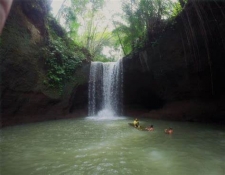 Der Wasserfall Suwat in Bali