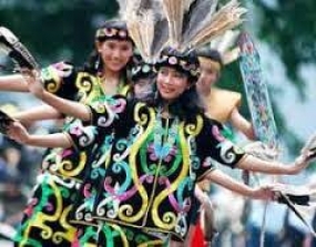 Der Jonggan Tanz aus West Kalimantan