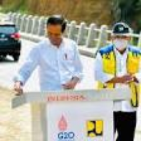 Präsident Joko Widodo weihte die Baypass Straße Balige in Toba, Nord-Sumatra ein