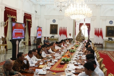 Präsident Joko Widodo fordert Durchbruch der Minister zur Überwindung von COVID-19