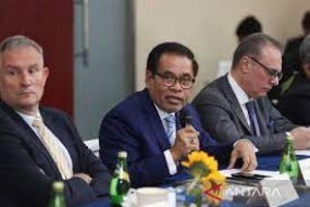 Botschafter Djauhari kündigt in einem globalen Forum die Öffnung der indonesischen Grenzen an