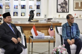 Indonesiens Verteidigungsminister trifft den malaysischen Verteidigungsminister