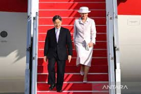 Der japanische Kaiser Naruhito kommt am Samstag in Indonesien an