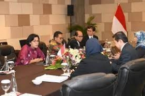 Indonesiens  Finanzministerin  trifft den Minister für Wirtschaft und Finanzen von Brunei