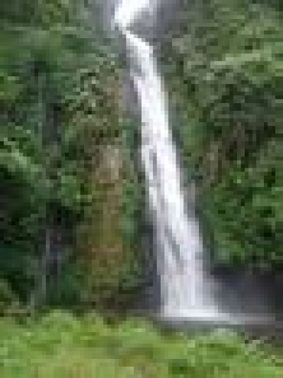 Der Wasserfall  Hyang Darungan Bremi