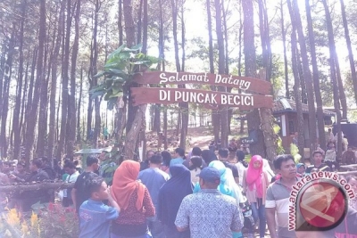 Der Hügelsgipfel Becici in Yogyakarta