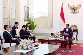 Präsident Jokowi erhält einen Ehrenbesuch von dem chinesischen Außenminister