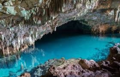 Die Höhle Rangko  in Ostnusatenggara