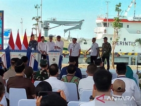 Präsident Joko Widod weihte die Häfen Wani und Pantoloan im Gebiet der  Palu Bucht  ein.