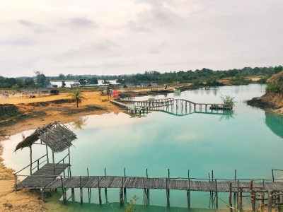 Der See Gurun Pasir Telaga Biru in Bintan