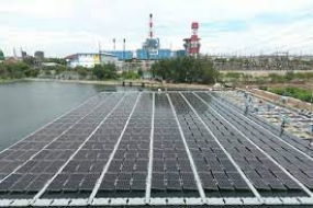 PLN betreibt das größte schwimmende Solarkraftwerk / PLTS in Indonesien