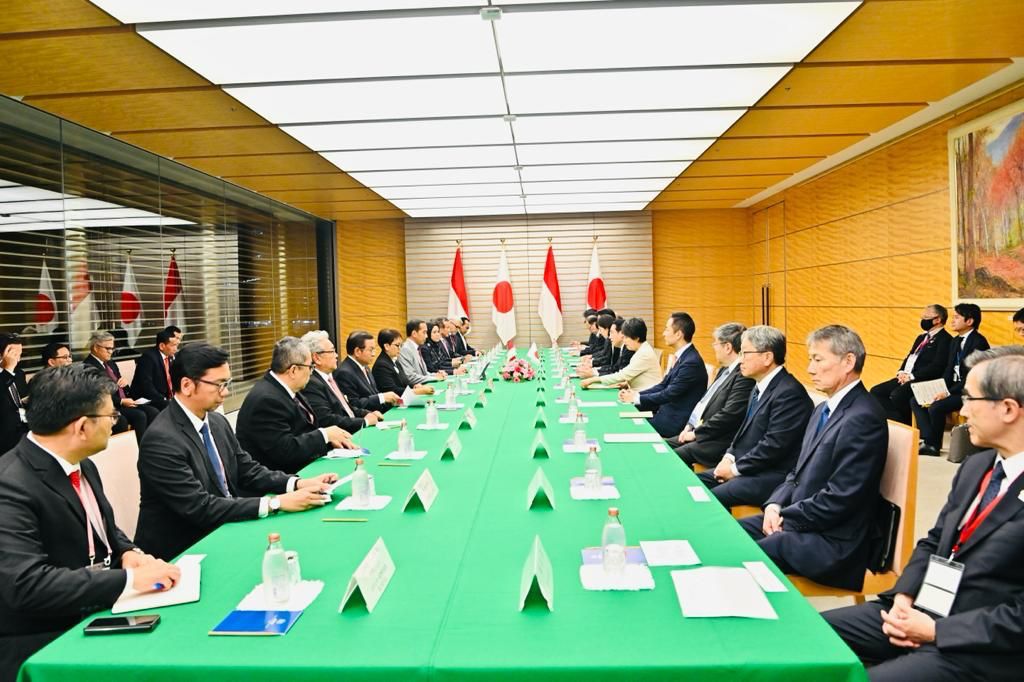 Pertemuan delegasi Indonesia dan Jepang di Tokyo, Jepang, Sabtu (16/12/2023). (Foto: Biro Pers Sekretariat Presiden)